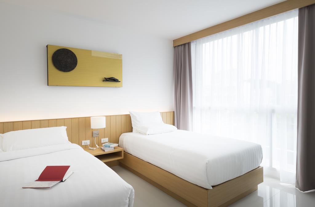 Modern Thai Suites Phuket Zimmer foto