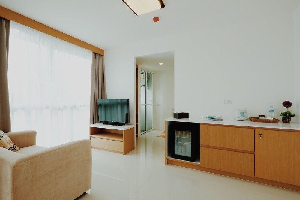 Modern Thai Suites Phuket Exterior foto